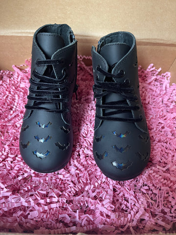 Spell bound size 6 boots